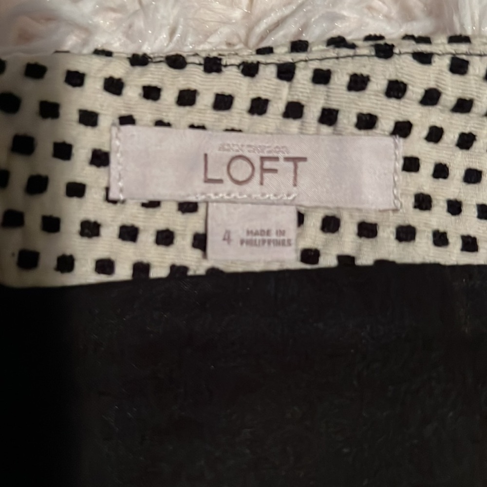 Ann Taylor Loft Women’s Skirt, size 4. - Picture 2 of 2